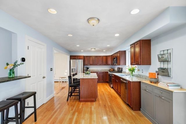 33 Houghton Rd, Wilmington, MA 01887