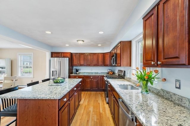 33 Houghton Rd, Wilmington, MA 01887
