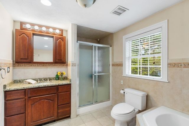 33 Houghton Rd, Wilmington, MA 01887