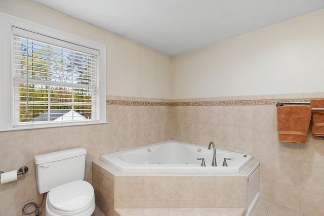 33 Houghton Rd, Wilmington, MA 01887