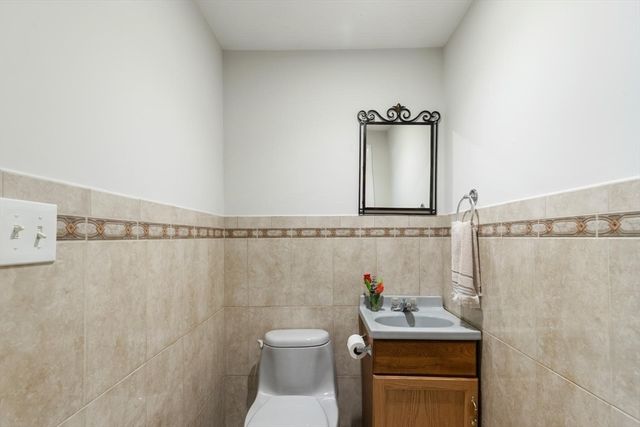 33 Houghton Rd, Wilmington, MA 01887
