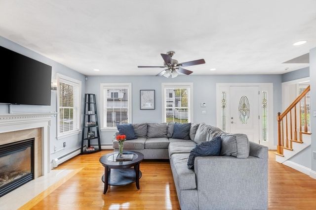 33 Houghton Rd, Wilmington, MA 01887