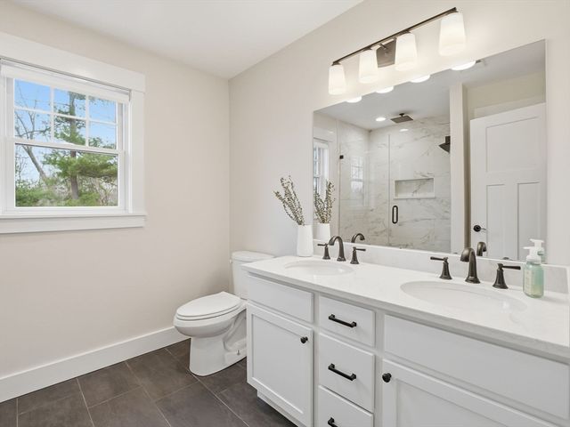 2 Winterberry Cir, Salisbury, MA 01952