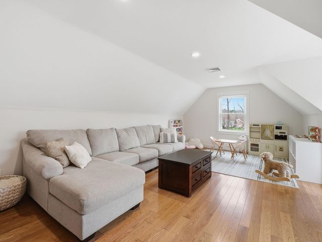 2 Winterberry Cir, Salisbury, MA 01952