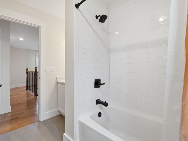 2 Winterberry Cir, Salisbury, MA 01952