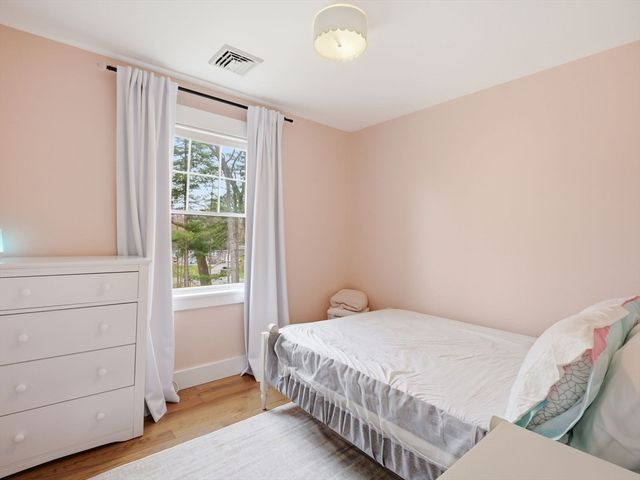 2 Winterberry Cir, Salisbury, MA 01952