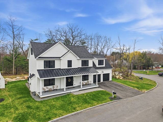 2 Winterberry Cir, Salisbury, MA 01952