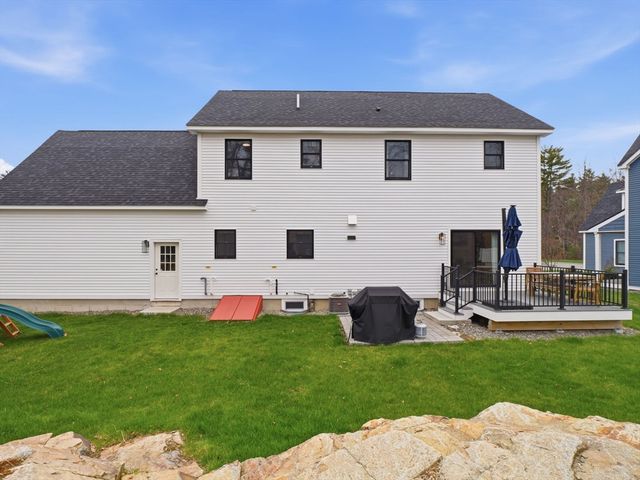 2 Winterberry Cir, Salisbury, MA 01952