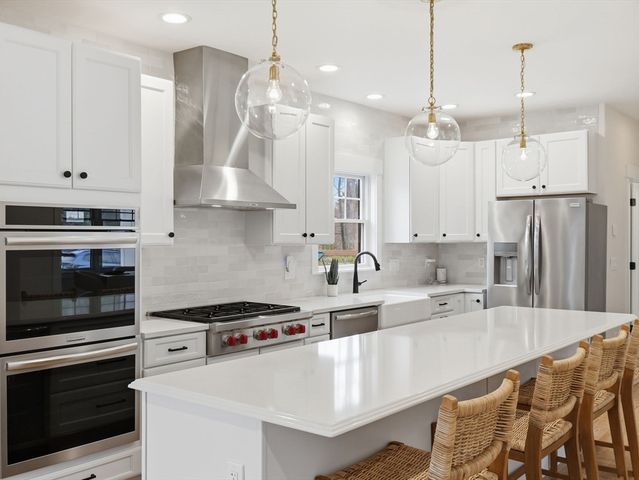 2 Winterberry Cir, Salisbury, MA 01952