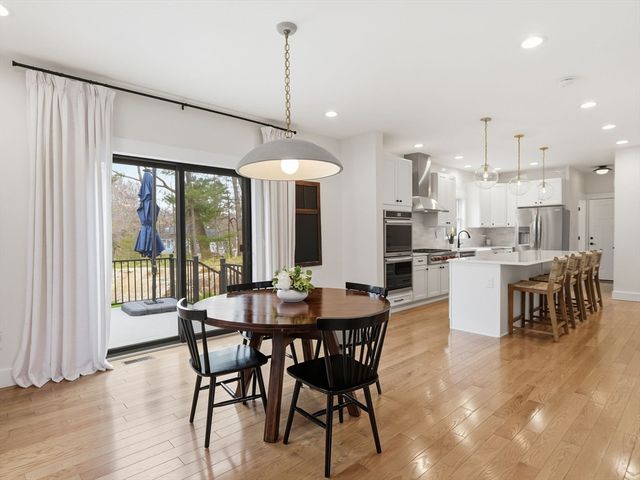 2 Winterberry Cir, Salisbury, MA 01952