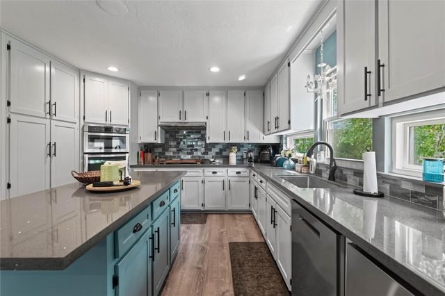 15696 Lakeway Drive, Willis, TX 77318