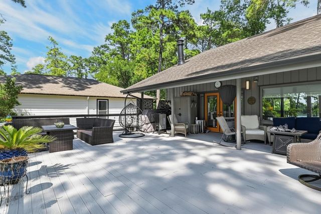 15696 Lakeway Drive, Willis, TX 77318