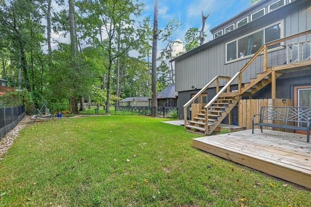 15696 Lakeway Drive, Willis, TX 77318