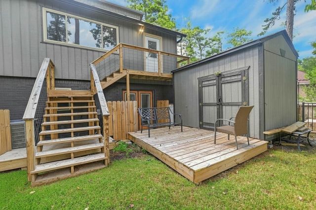 15696 Lakeway Drive, Willis, TX 77318