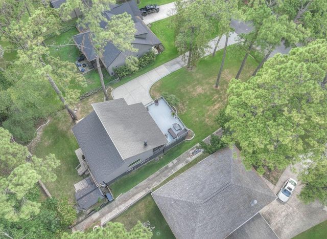 15696 Lakeway Drive, Willis, TX 77318