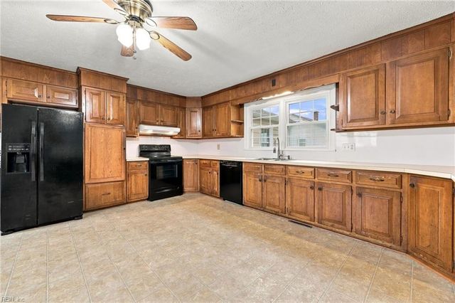 6014 Old Chestnut AVE, Newport News, VA 23605