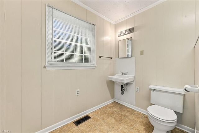 6014 Old Chestnut AVE, Newport News, VA 23605