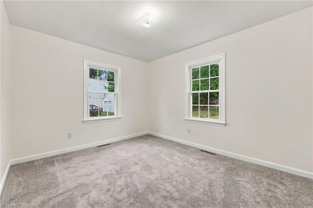 6014 Old Chestnut AVE, Newport News, VA 23605