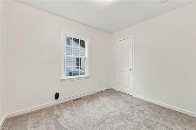6014 Old Chestnut AVE, Newport News, VA 23605