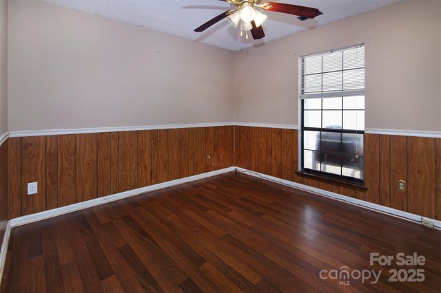 4715 Cricklewood Lane, Charlotte, NC 28212