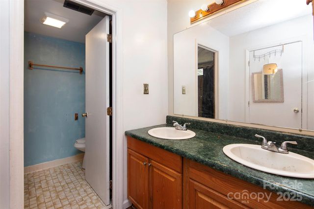 4715 Cricklewood Lane, Charlotte, NC 28212