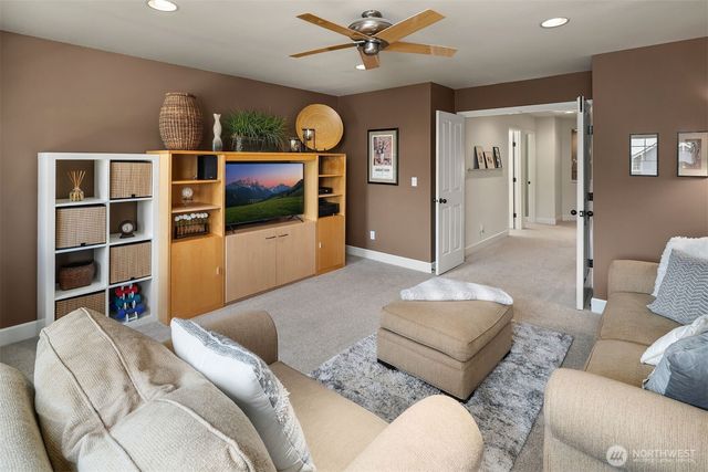 3517 211th Pl SE, Sammamish, WA 98075