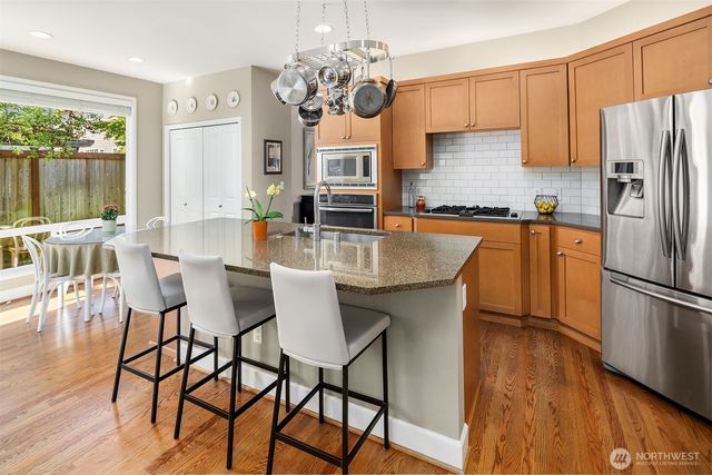 3517 211th Pl SE, Sammamish, WA 98075