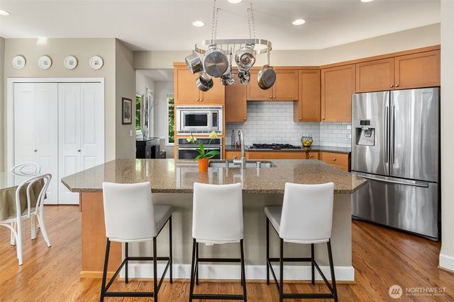 3517 211th Pl SE, Sammamish, WA 98075