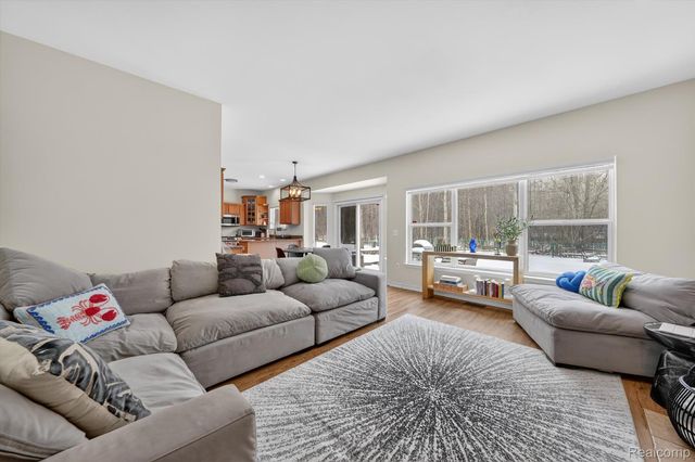 17361 Spartan Drive, Brownstown Charter Township, MI 48174