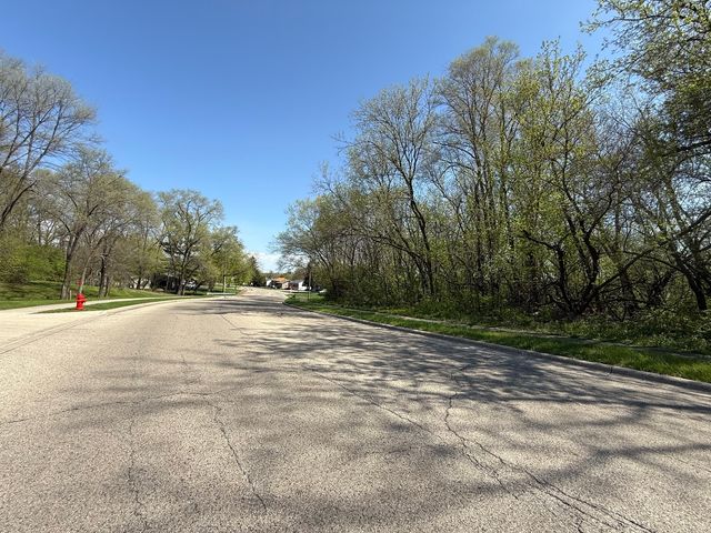 1716-1728-1740 Oak Drive, Mchenry, IL 60050