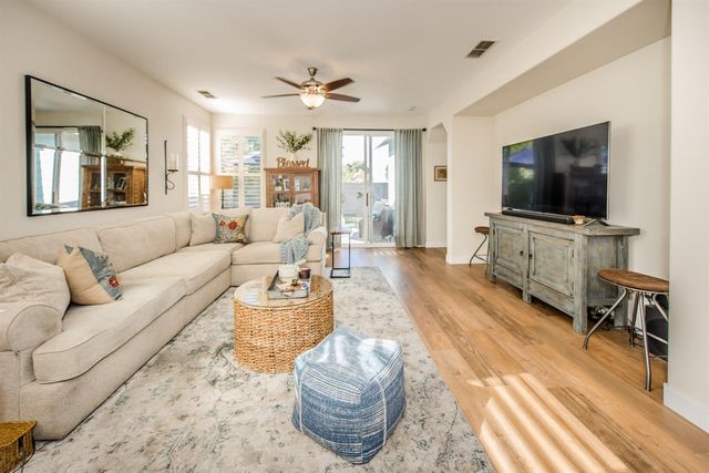 12 Wharfdale, Sacramento, CA 95835