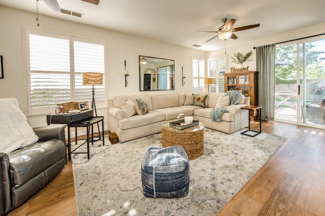 12 Wharfdale, Sacramento, CA 95835