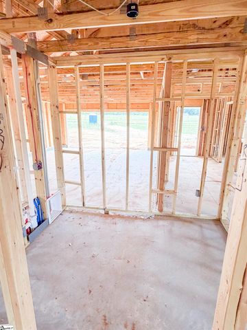 17964 Hwy 101 S, Gray Court, SC 29645
