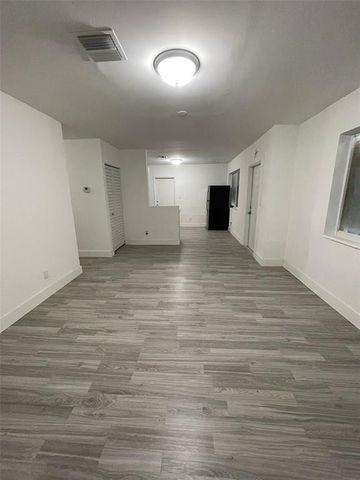 2840 NW 8th, Fort Lauderdale, FL 33311