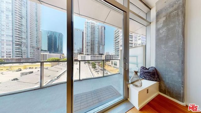 1155 S Grand Avenue 516, Los Angeles, CA 90015