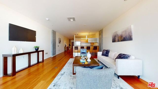 1155 S Grand Avenue 516, Los Angeles, CA 90015