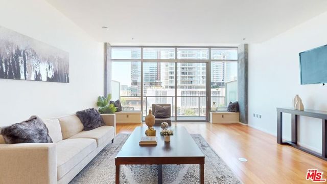 1155 S Grand Avenue 516, Los Angeles, CA 90015