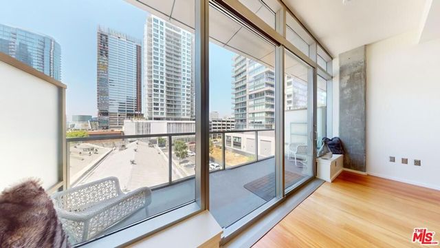 1155 S Grand Avenue 516, Los Angeles, CA 90015