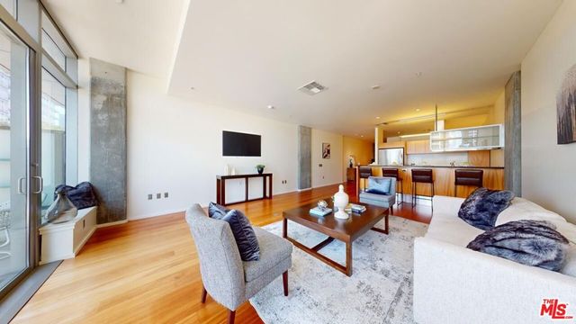 1155 S Grand Avenue 516, Los Angeles, CA 90015