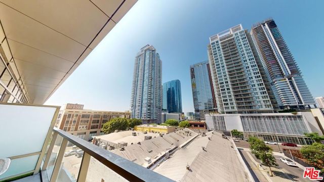 1155 S Grand Avenue 516, Los Angeles, CA 90015