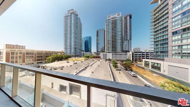 1155 S Grand Avenue 516, Los Angeles, CA 90015