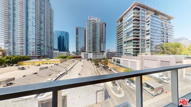 1155 S Grand Avenue 516, Los Angeles, CA 90015