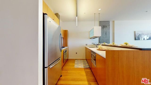 1155 S Grand Avenue 516, Los Angeles, CA 90015