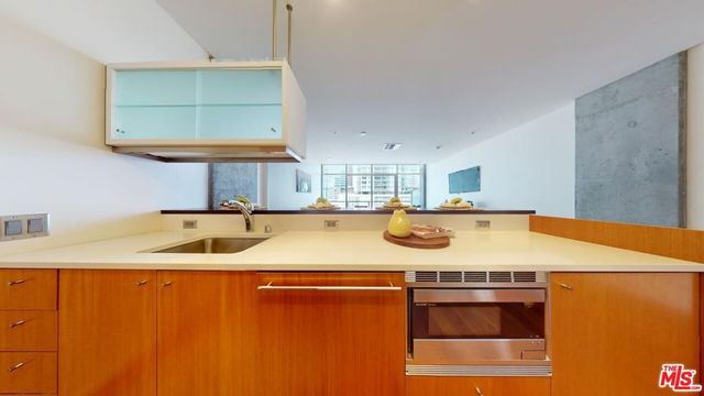 1155 S Grand Avenue 516, Los Angeles, CA 90015