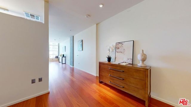 1155 S Grand Avenue 516, Los Angeles, CA 90015