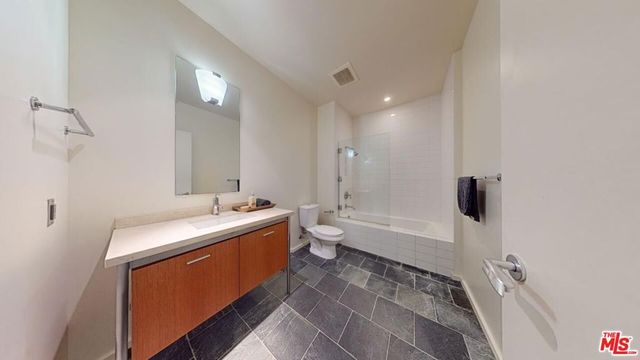 1155 S Grand Avenue 516, Los Angeles, CA 90015