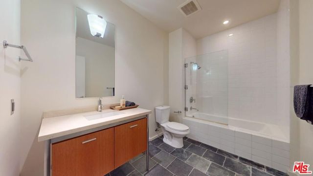 1155 S Grand Avenue 516, Los Angeles, CA 90015