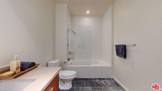 1155 S Grand Avenue 516, Los Angeles, CA 90015