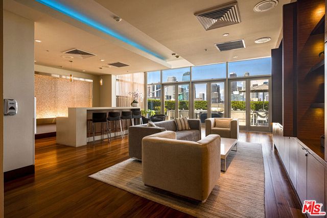 1155 S Grand Avenue 516, Los Angeles, CA 90015