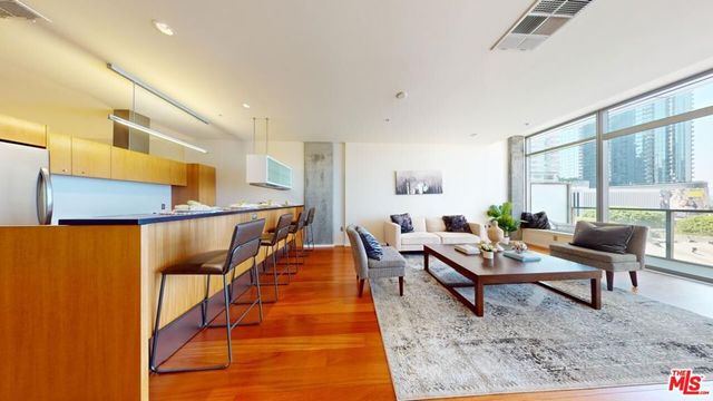 1155 S Grand Avenue 516, Los Angeles, CA 90015